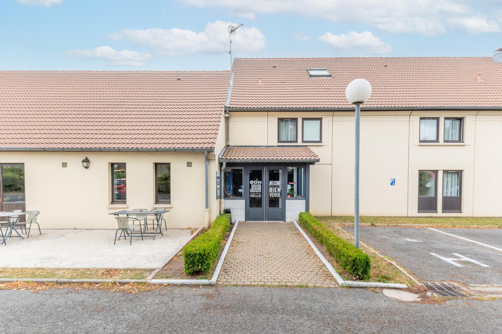 Kyriad Chantilly Nord St Maximin 3*