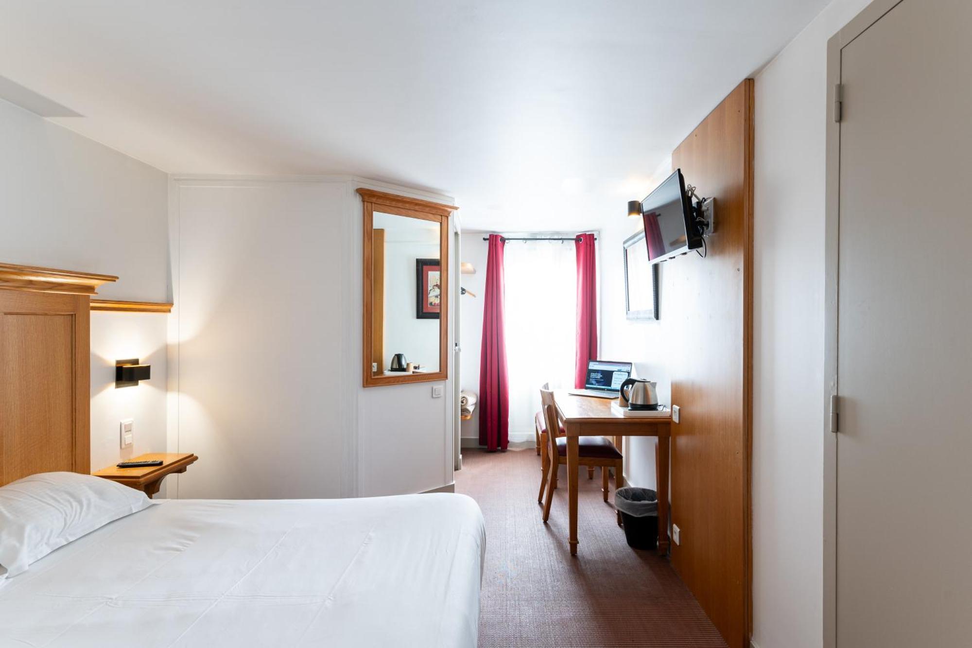 Kyriad Chantilly Nord St Maximin 3*